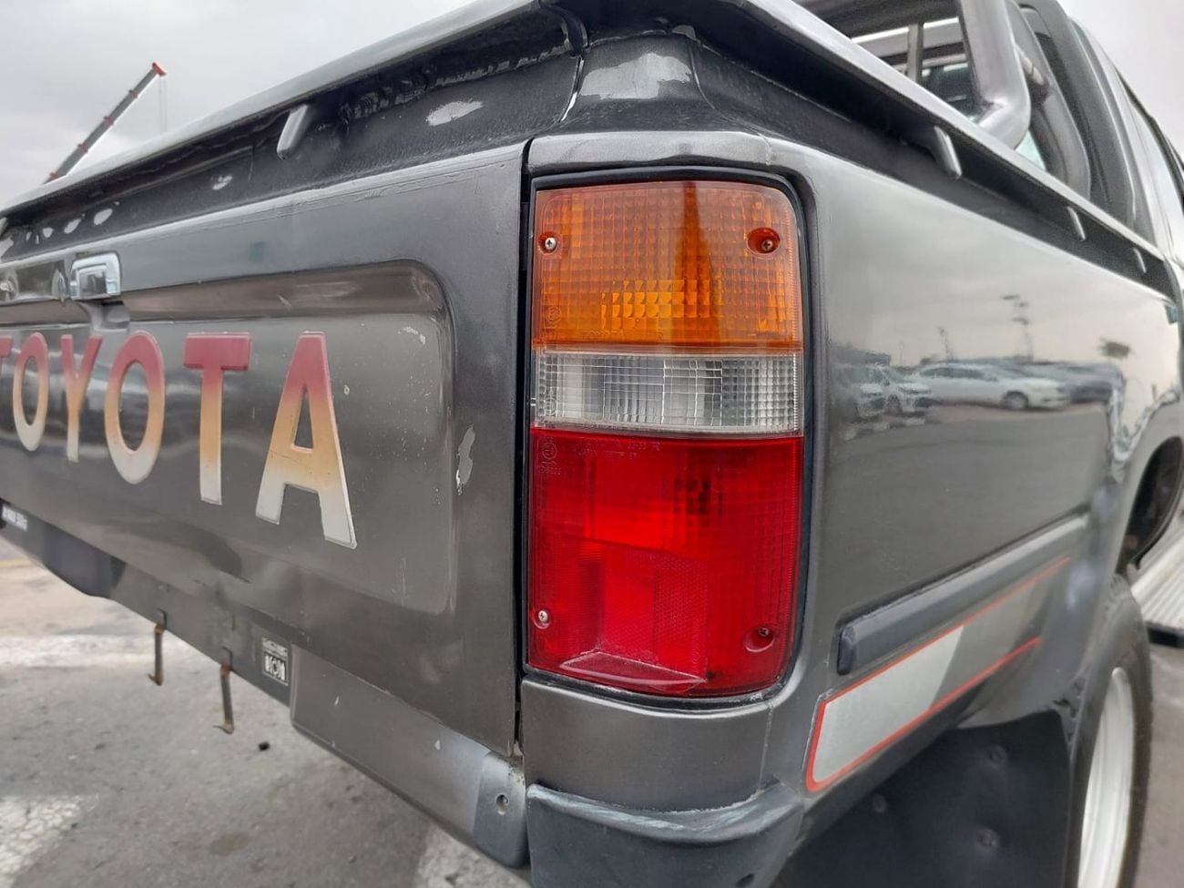 Toyota Hilux TOYOTA HILUX PICKUP RHD 1989 MODEL 2.8 L DIESEL MANUAL(PM05378)