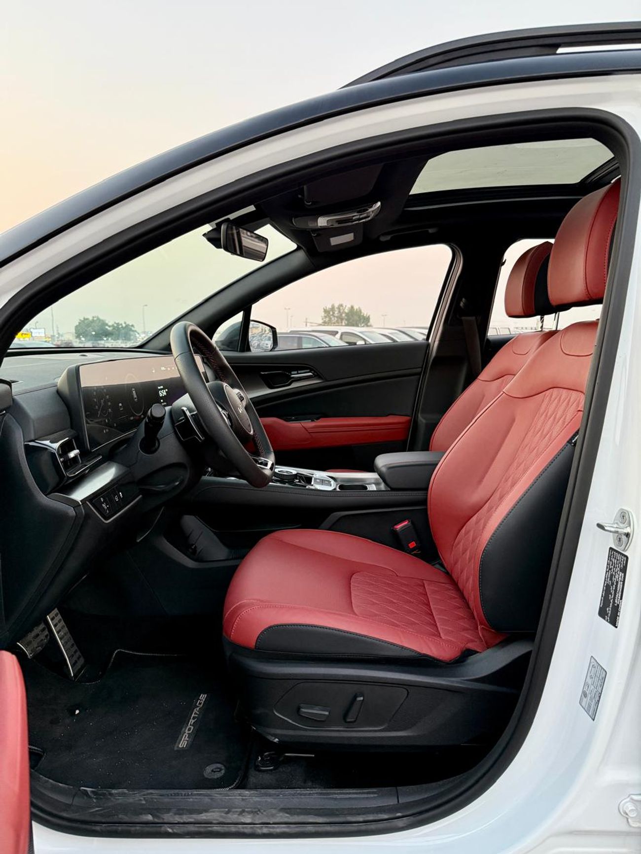 كيا سبورتيج 2.0L MPI LX (FWD)