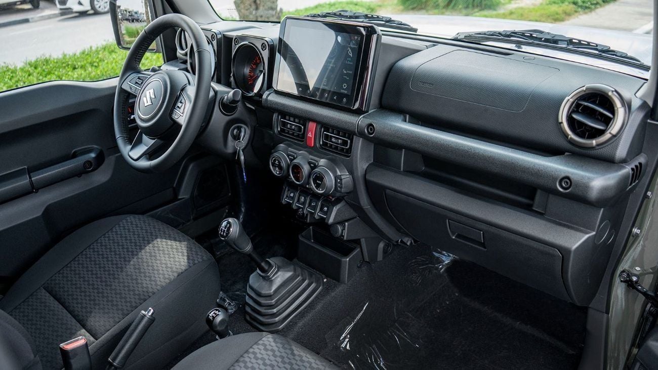 Suzuki Jimny GLX     MT 1.5