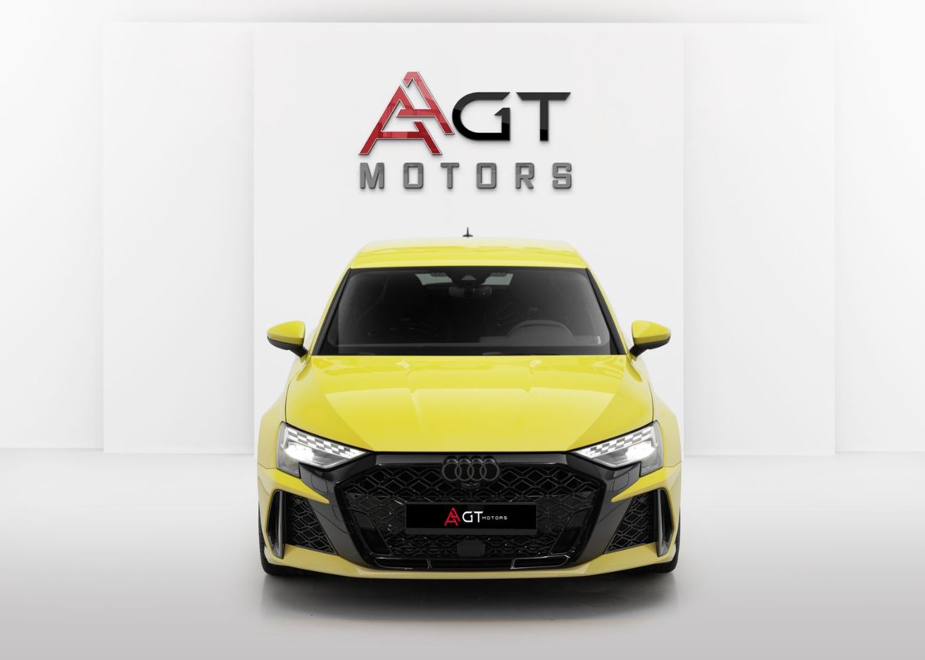 أودي RS3 TFSI quattro 2.5L Sportback