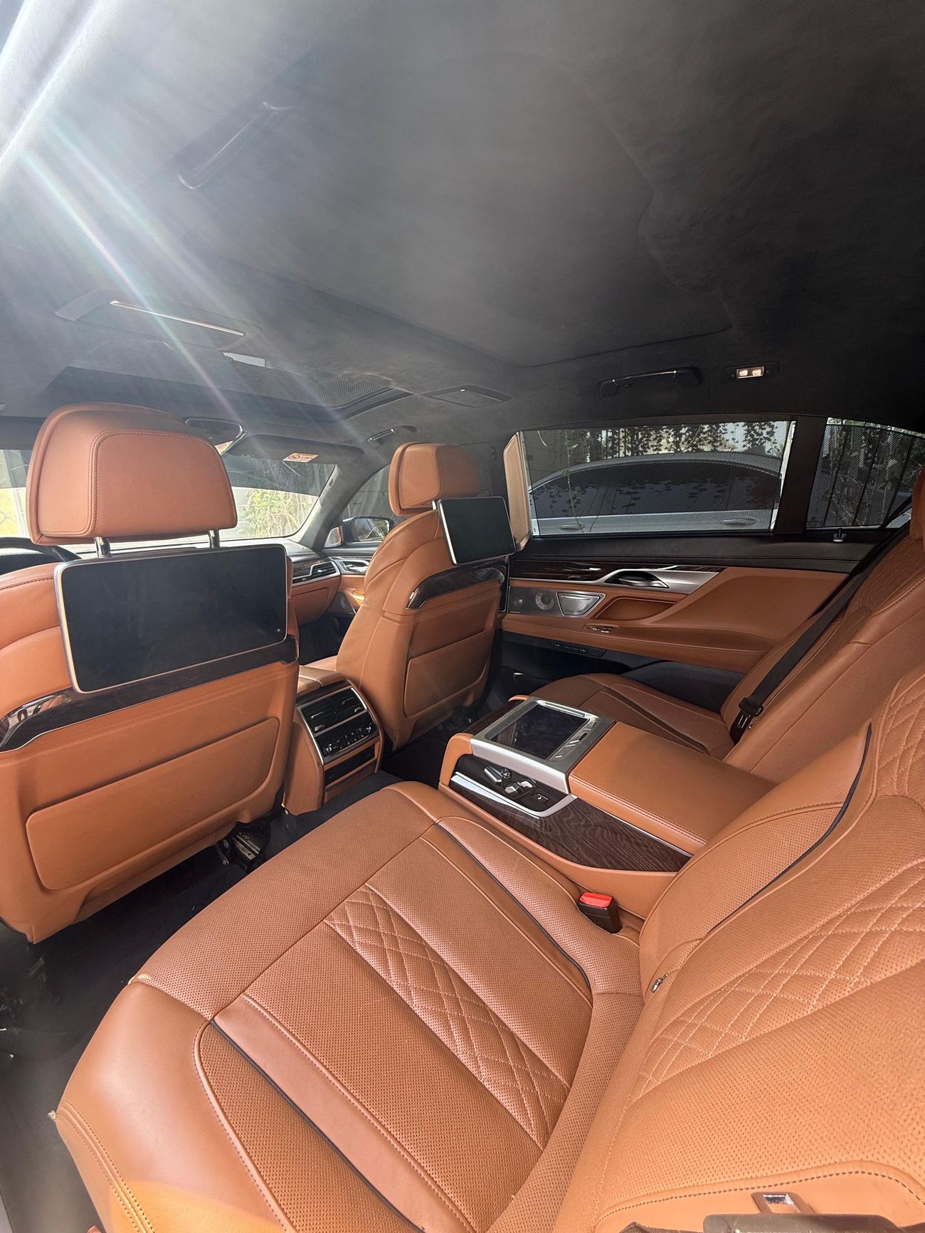 بي أم دبليو 750Li