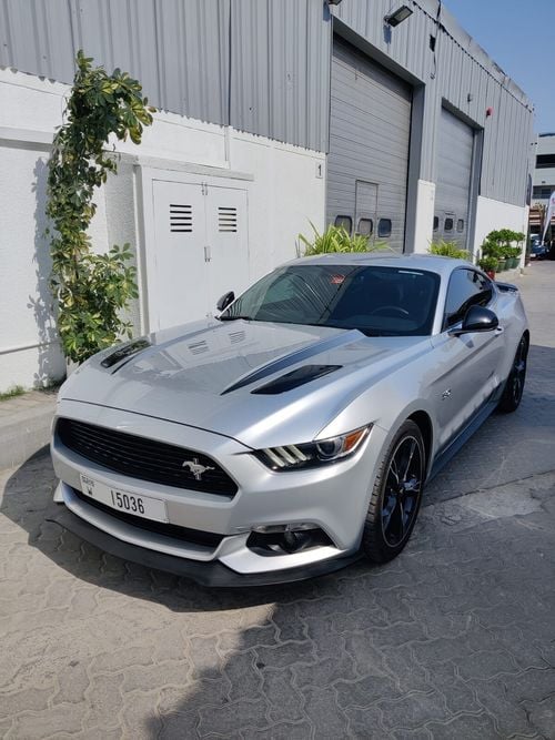 Ford Mustang GT Premium 5.0L V8