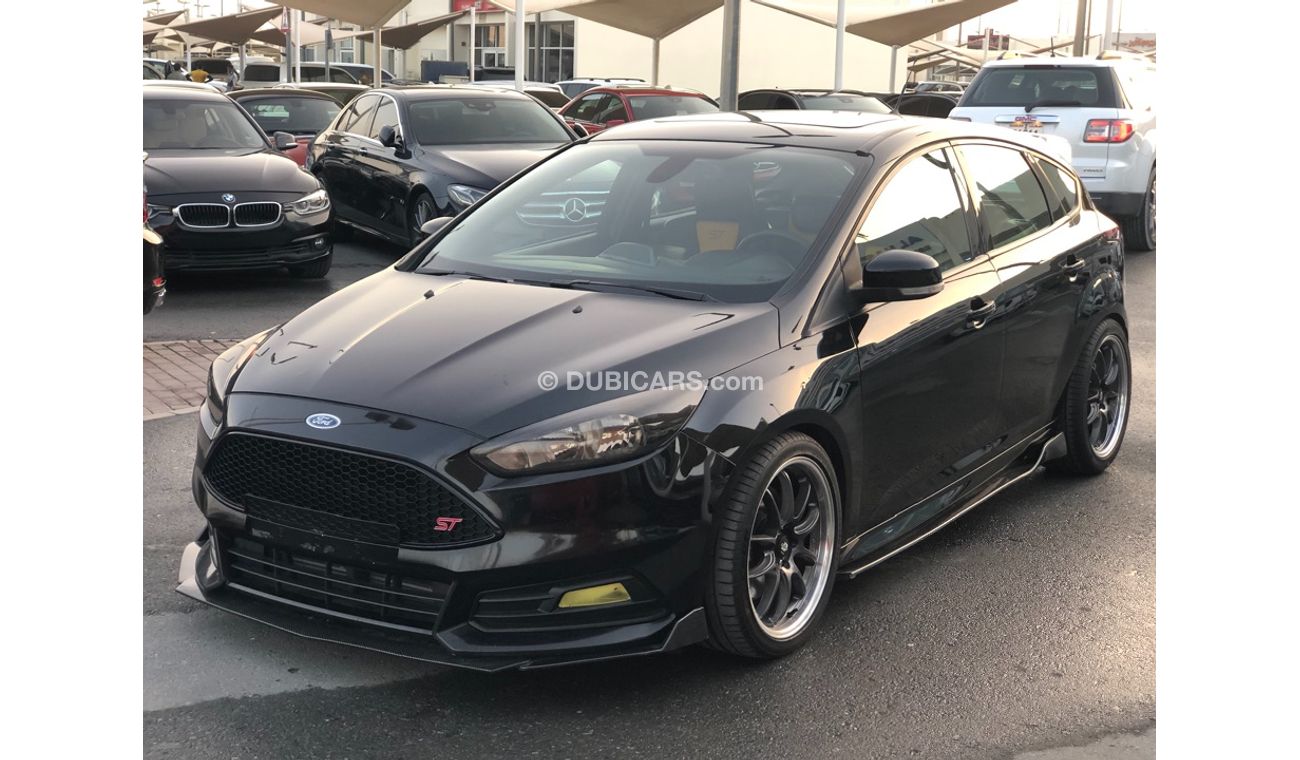 Ford Focus FORD FOCUS ST MODEL 2017 GCC CAR PERFECT CONDITION FULL OPTION SUN ROOF LEATHER SEATS BACK CAMERA BA