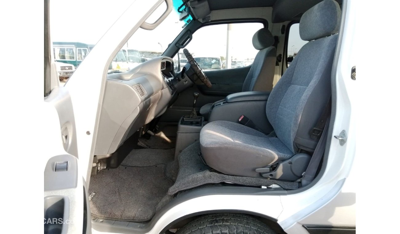 تويوتا هاياس TOYOTA HIACE RIGHT HAND DRIVE (PM954)