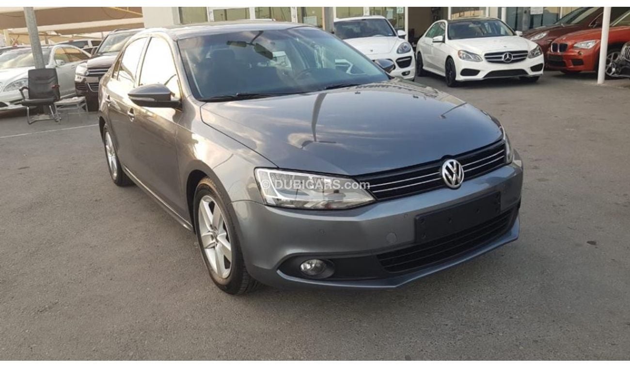 Volkswagen Jetta Volex wagan Getta model 2015 GCC car prefect condition full option low mileage