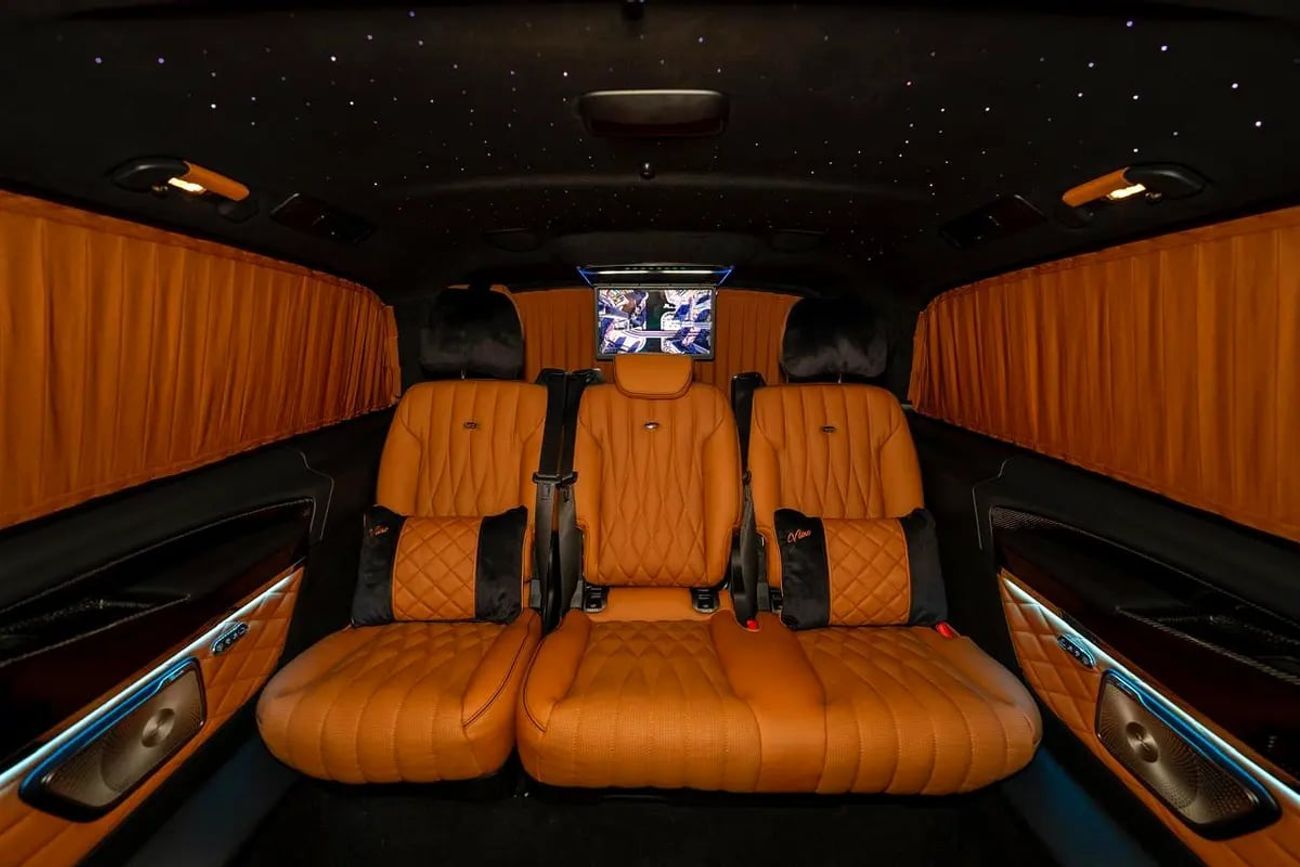 مرسيدس بنز V 300 NEW ARRIVAL MODEL LUXURY MERCEDES GCC V300 with ADDITIONAL REAR AC-2 YEARS WARRANTY BY VLINE