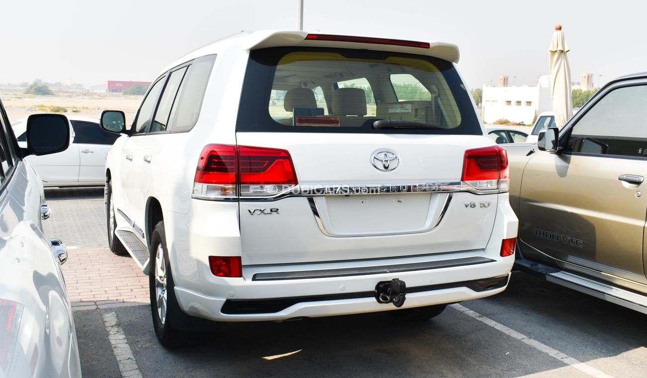 Toyota Land Cruiser GXR V8 With VXR Badge