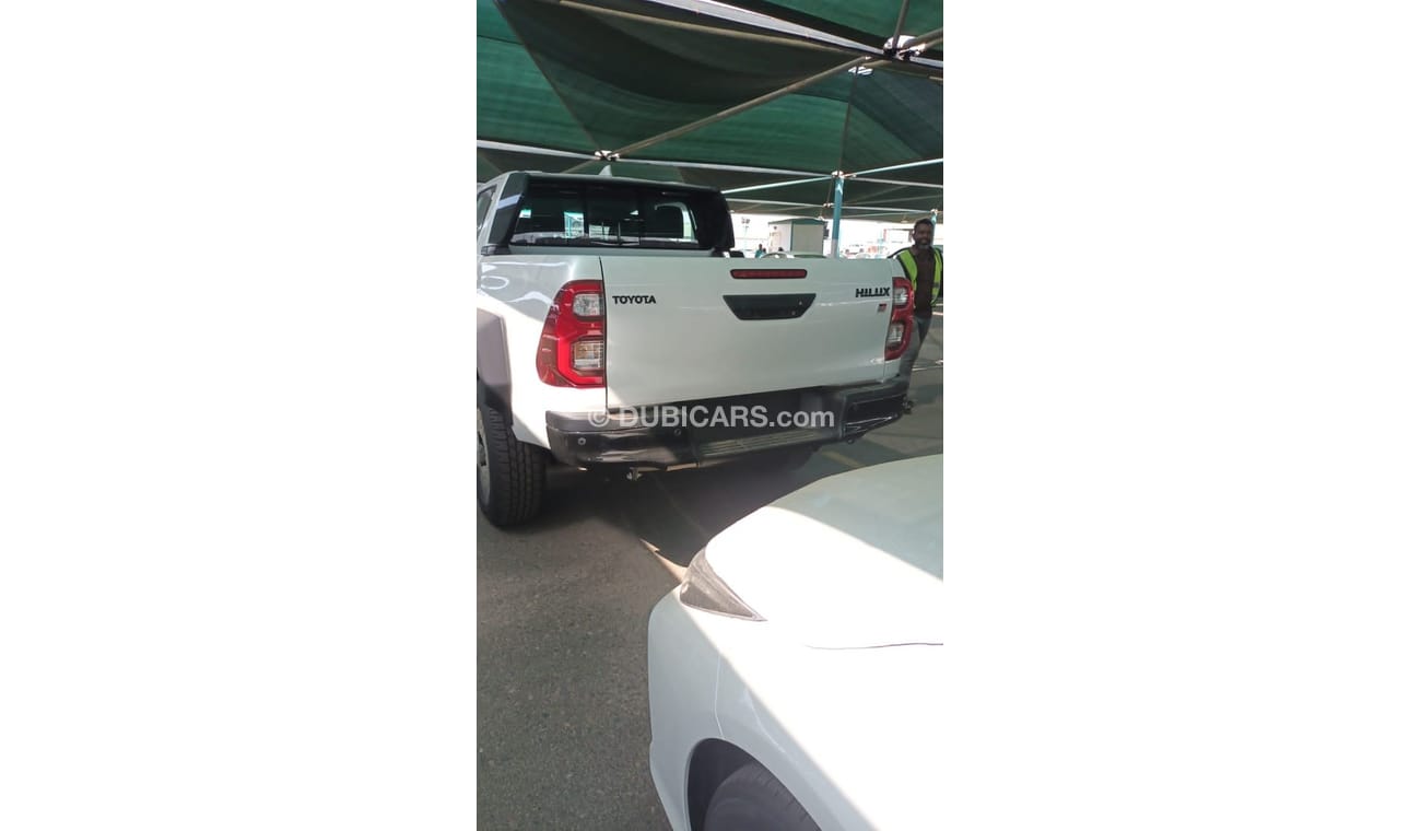 Toyota Hilux TOYOTA_HILUX_GR_4.0L_2024_GCC_SAUDI_V6