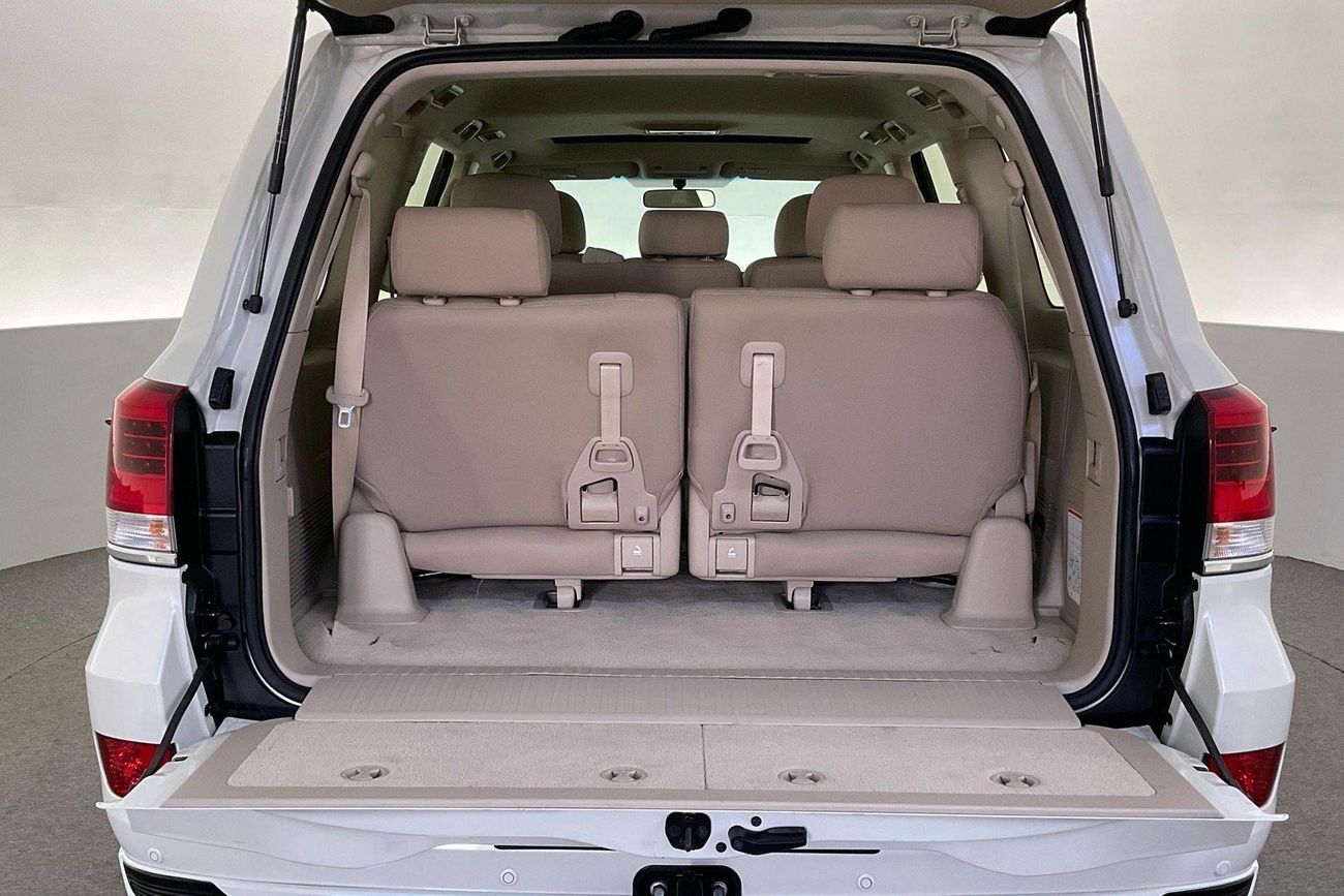 تويوتا لاند كروزر GXR | شامل الضمان | 0 ﺪﻔﻋﺓ ﺃﻮﻟﻯ