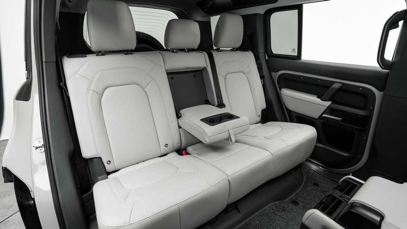 لاند روفر ديفندر X-Dynamic HSE P400e - 2026 - Under Warranty