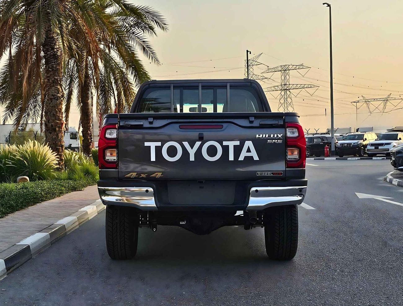 Toyota Hilux 2.4L Diesel / Automatic Gear / FULL OPTION  (CODE # HDDWAF)