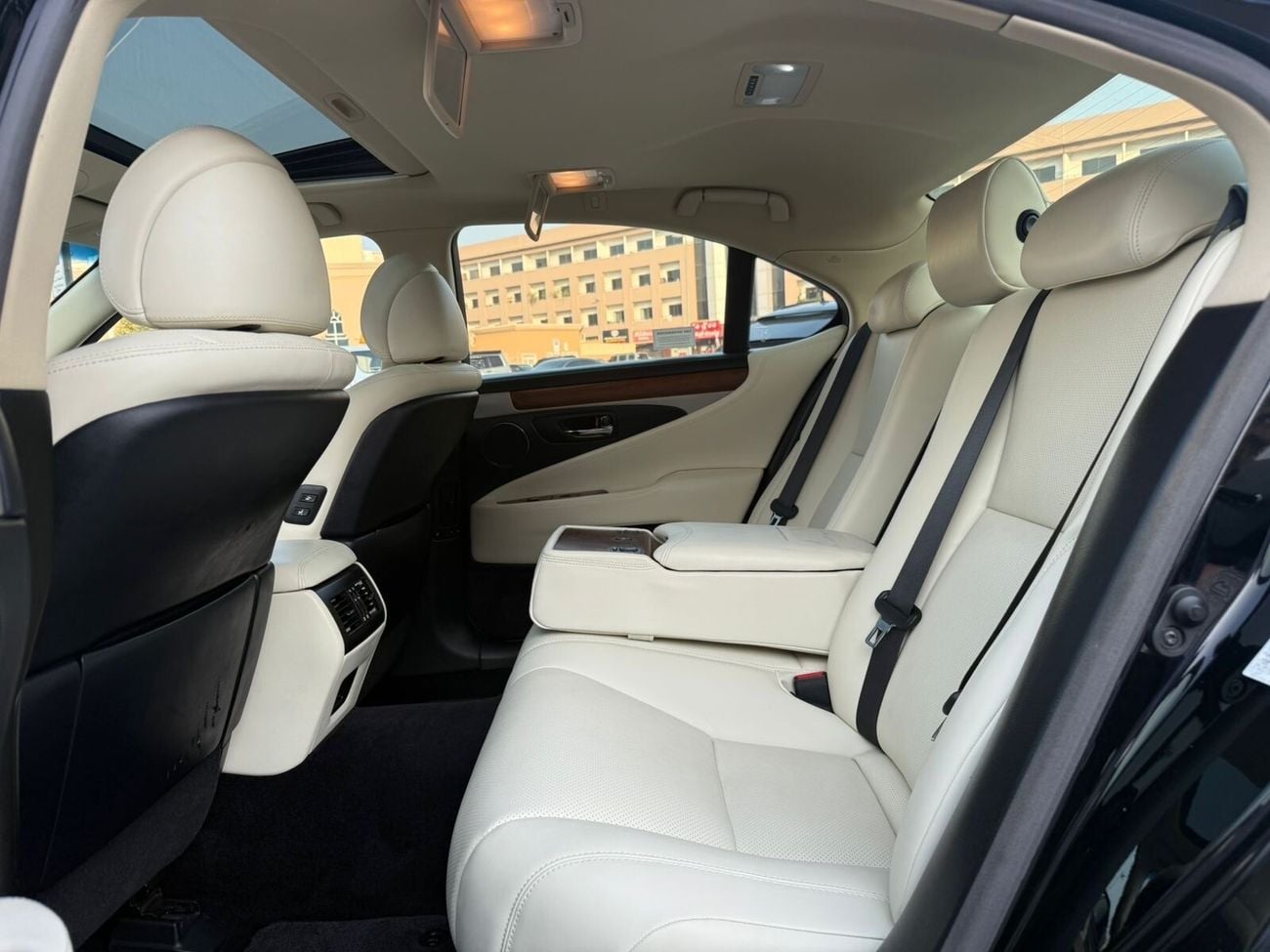Lexus LS460