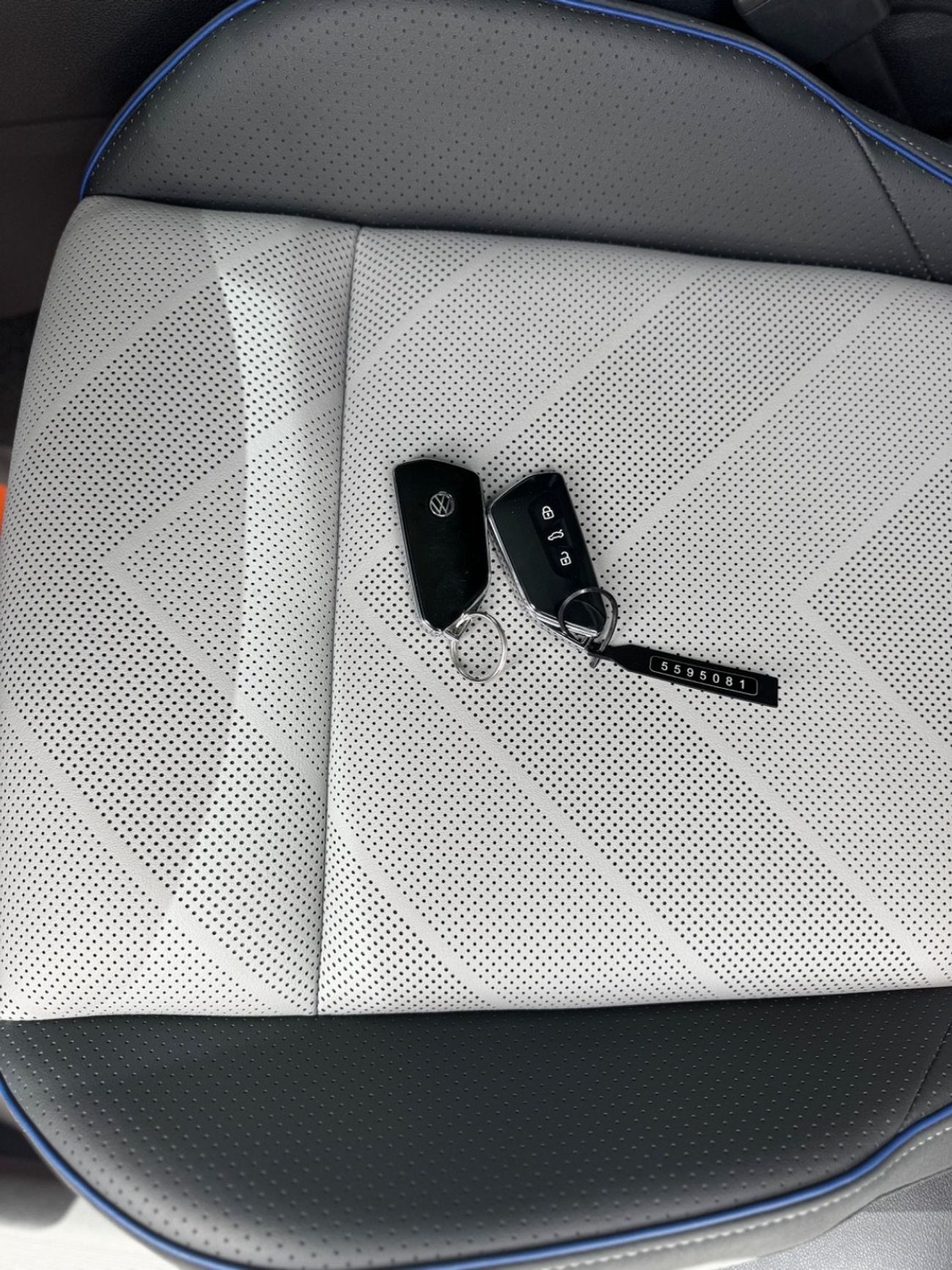 فولكس واجن جولف ار Base 2.0T