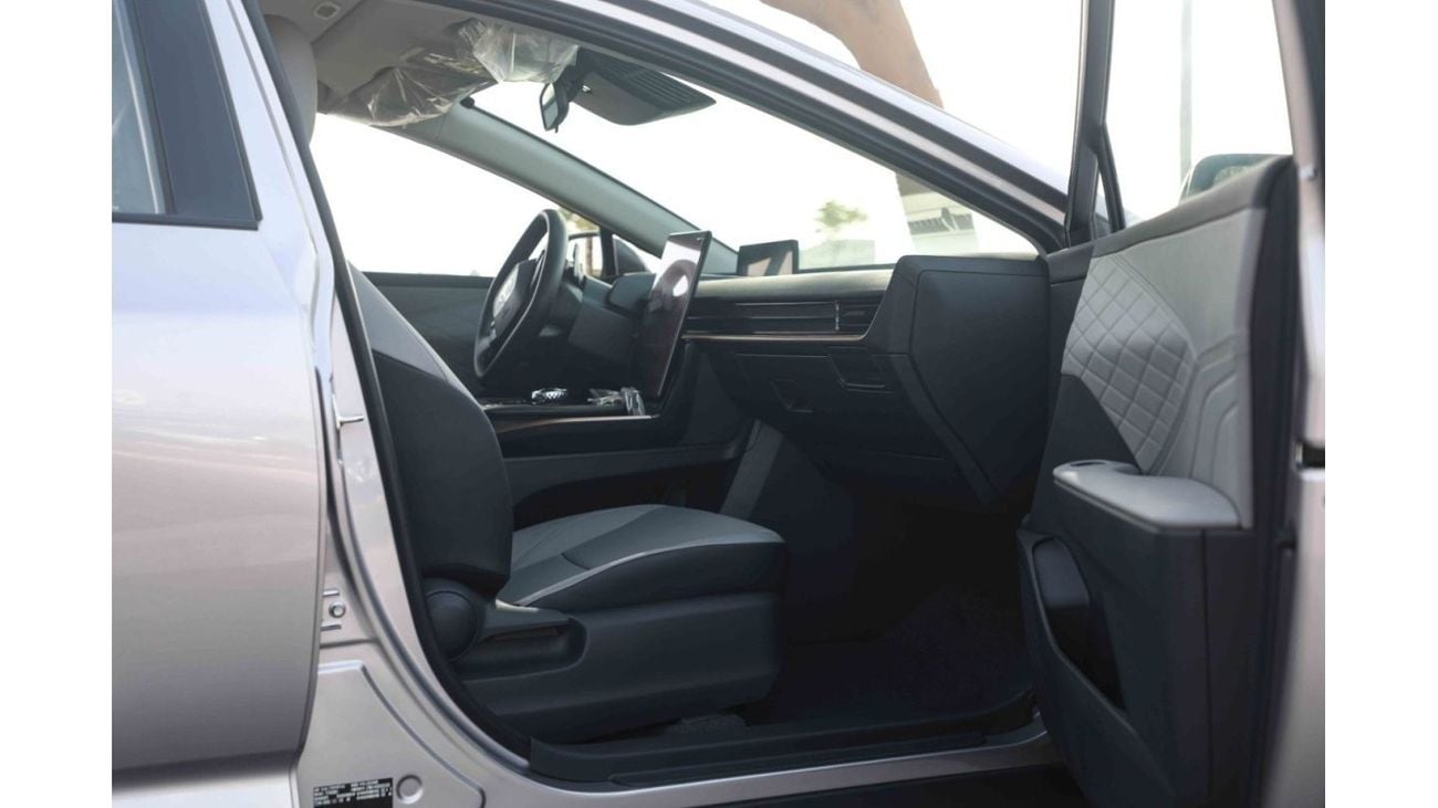 تويوتا bZ3 تويوتا bZ3 Elite Pro 517 موديل 2024 - فضي من الداخل رمادي | للتصدير فقط