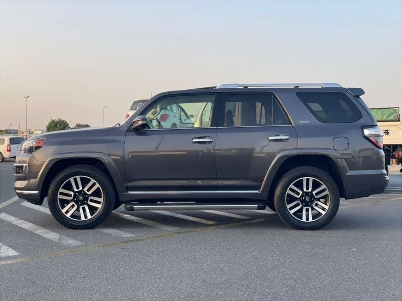 Toyota 4Runner 2018 Toyota 4Runner Limited Edition Full Option 4.0L V6 - AWD 4x4 Push Start & Sunroof - 35,000 Mile