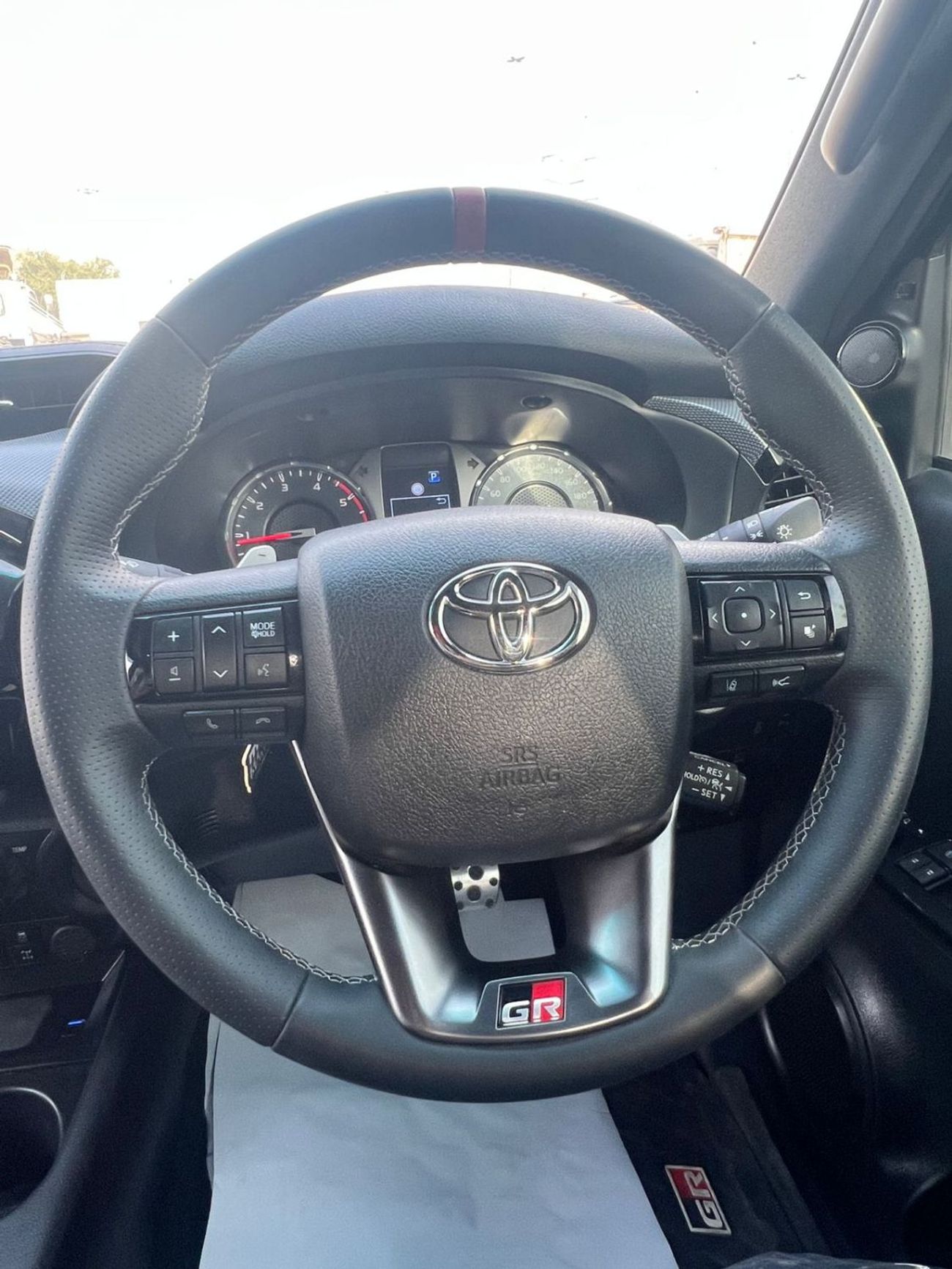 تويوتا هيلوكس DIESEL 2.8 L ,GR PORT ,2024 MODEL