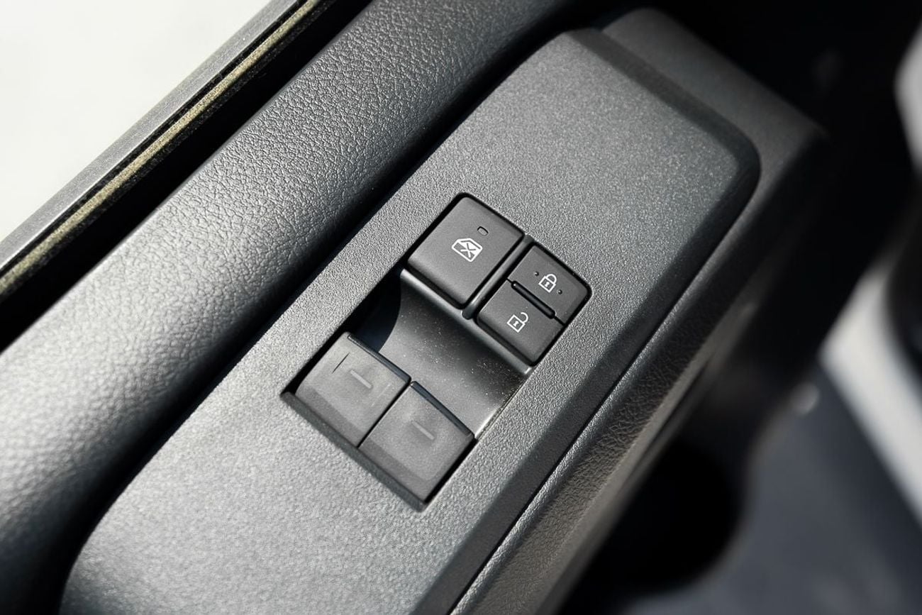 Toyota Hiace Passenger 3.5L Petrol Manual Transmission 2026
