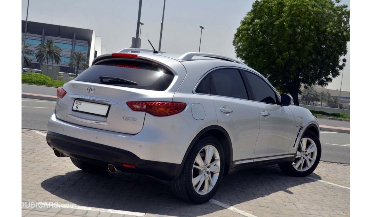 إنفينيتي QX70 لاكجري