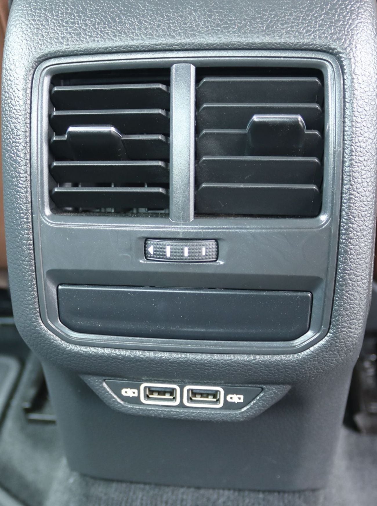 Volkswagen Passat SEL 2.5L Volkswagen Passat - 2021 - GCC- Accident-free - Low Mileage - excellent condition, inside a