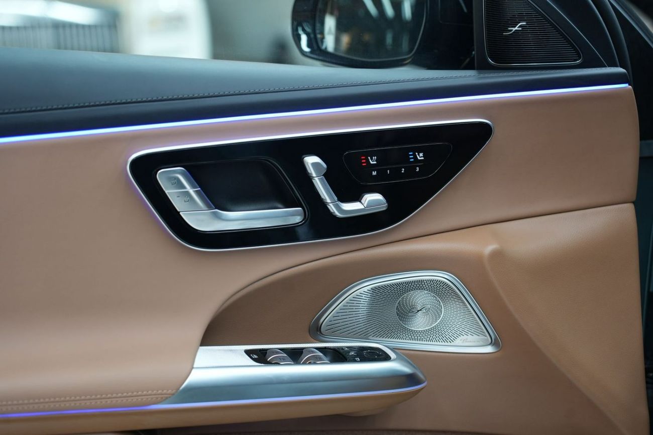 Mercedes-Benz E300 Mercedes-Benz E 300 | 2025 GCC 0km | Agency Warranty | AMG Sports Package | Black Piano Trim