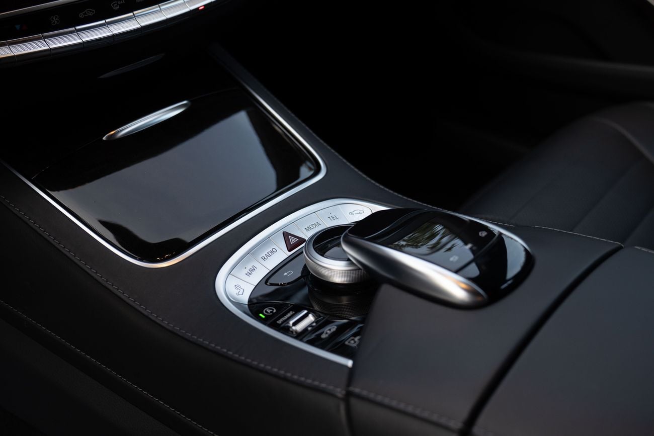 مرسيدس بنز S 560