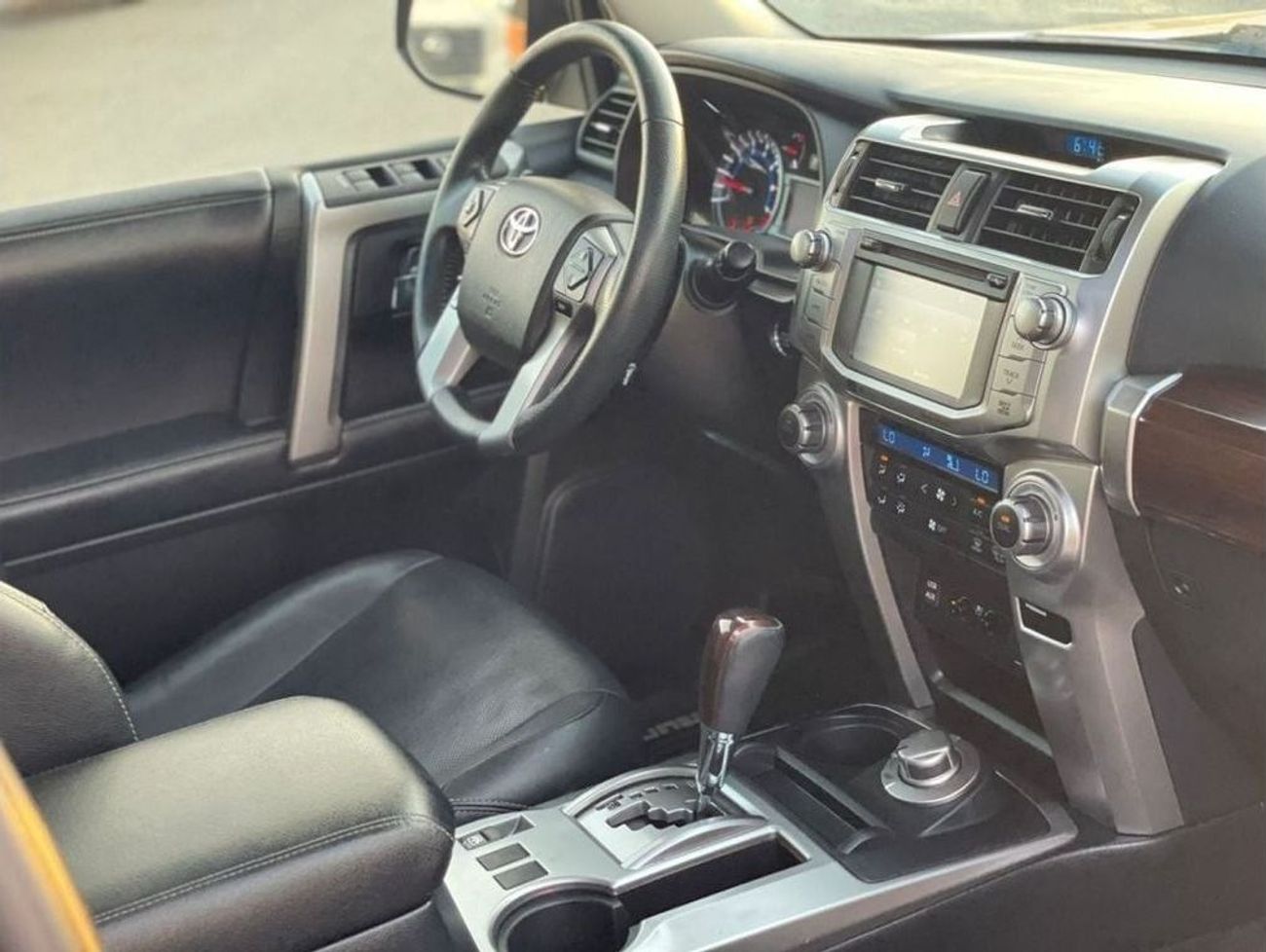 Toyota 4Runner 2018 Toyota 4Runner Limited Edition Full Option 4.0L V6 - AWD 4x4 Push Start & Sunroof - 35,000 Mile