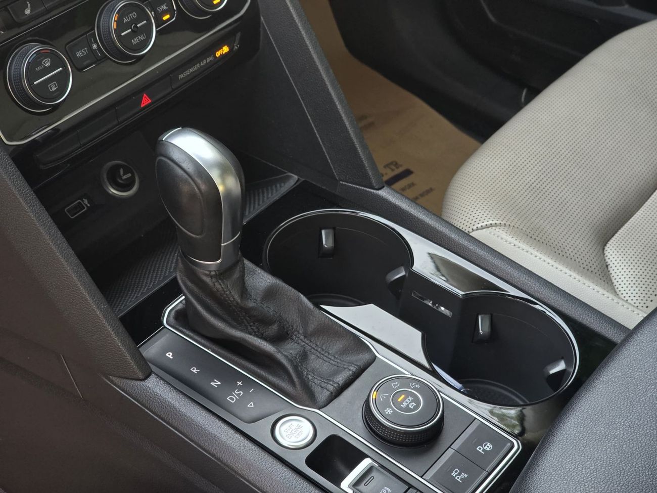 Volkswagen Teramont Highline 3.6L VOLKSWAGEN TERAMONT 2019 GCC ORGINAL PAINT // FULL OPITION // PERFECT CONDITION