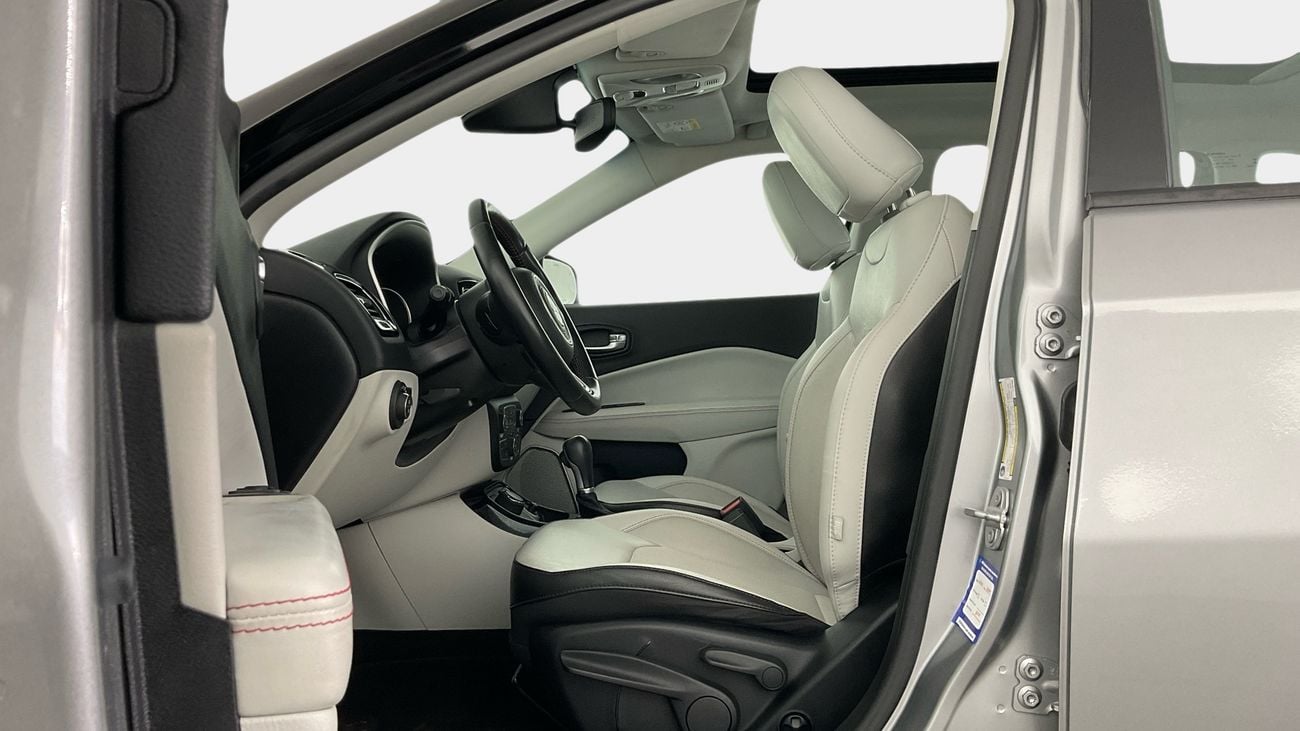 جيب كومباس Limited | شامل الضمان | 0 ﺪﻔﻋﺓ ﺃﻮﻟﻯ