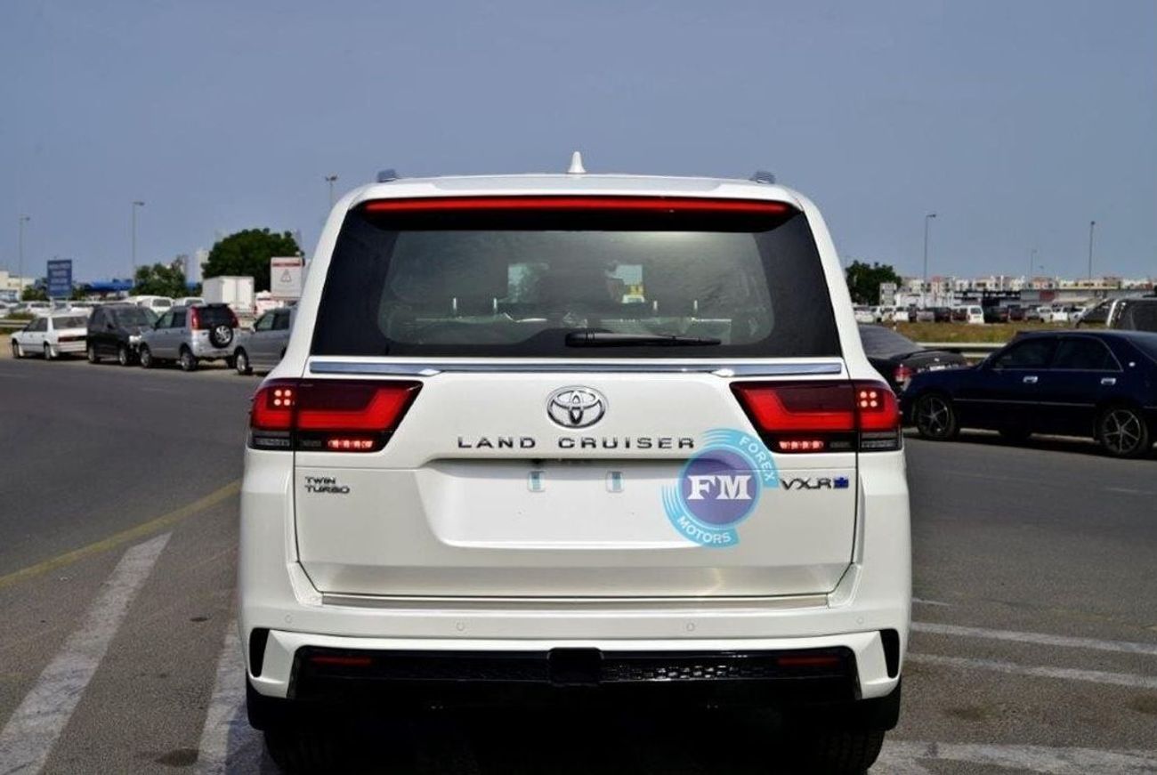 تويوتا لاند كروزر 300 VXR 3.5L Petrol 7 Seater Automatic
