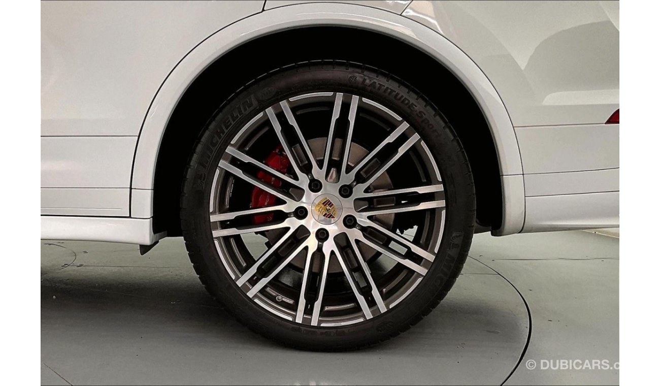 Used Porsche Cayenne GTS GTS 2017 for sale in Dubai 620048