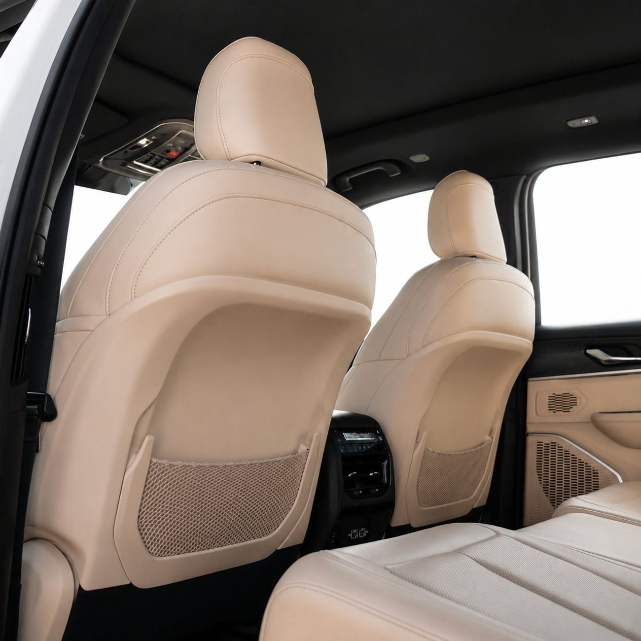 Jeep Grand Cherokee L LIMITED 2,011 P.M • 0% Downpayment • Grand Cherokee L Limited • 1 Year Warranty