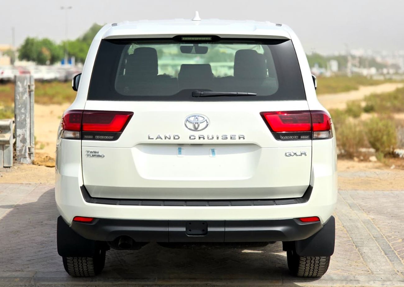 تويوتا لاند كروزر LC300 GXR 3.5 - MID OPTIONS - SUNROOF - 2025 MODEL - WHITE INSIDE BLACK - GCC SPECS