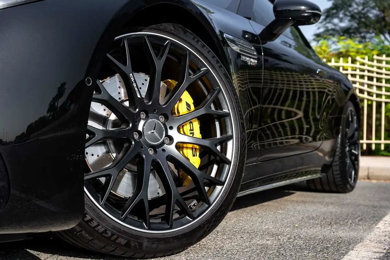 مرسيدس بنز SL 63 AMG Mercedes-AMG SL63 Roadster | 2 Years Warranty + Service Contract