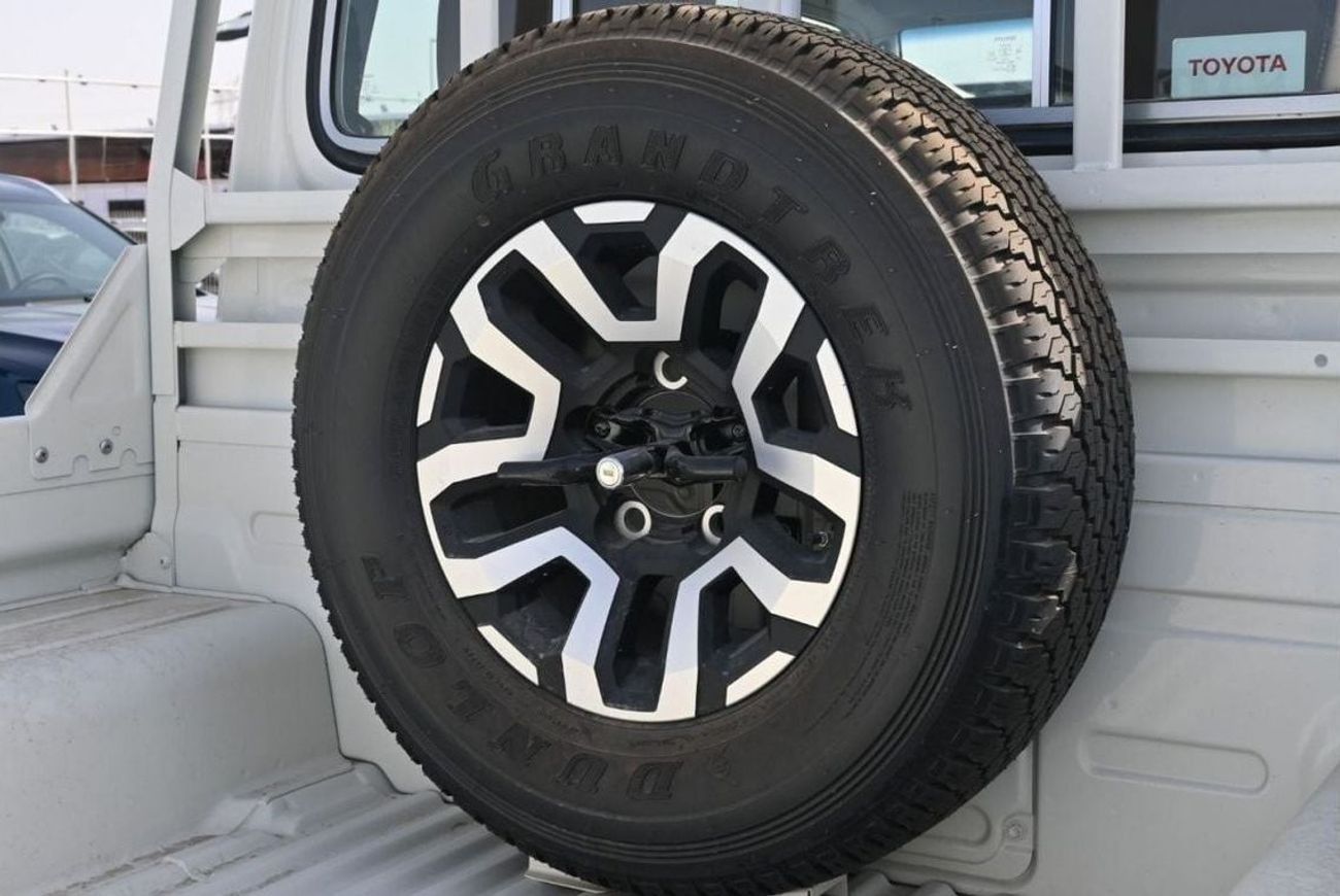 تويوتا لاند كروزر بيك آب Toyota Land Cruiser Pickup  4.0L V6, Petrol, 4WD, Model 2025, Color White (Export Price)