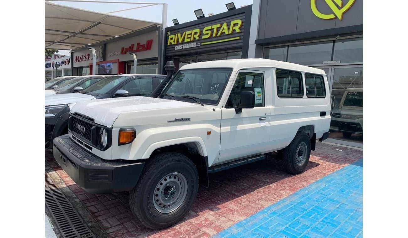 تويوتا لاند كروزر 70 LAND CRUISER LC78 4.0L V6 MANUAL 3-DOOR