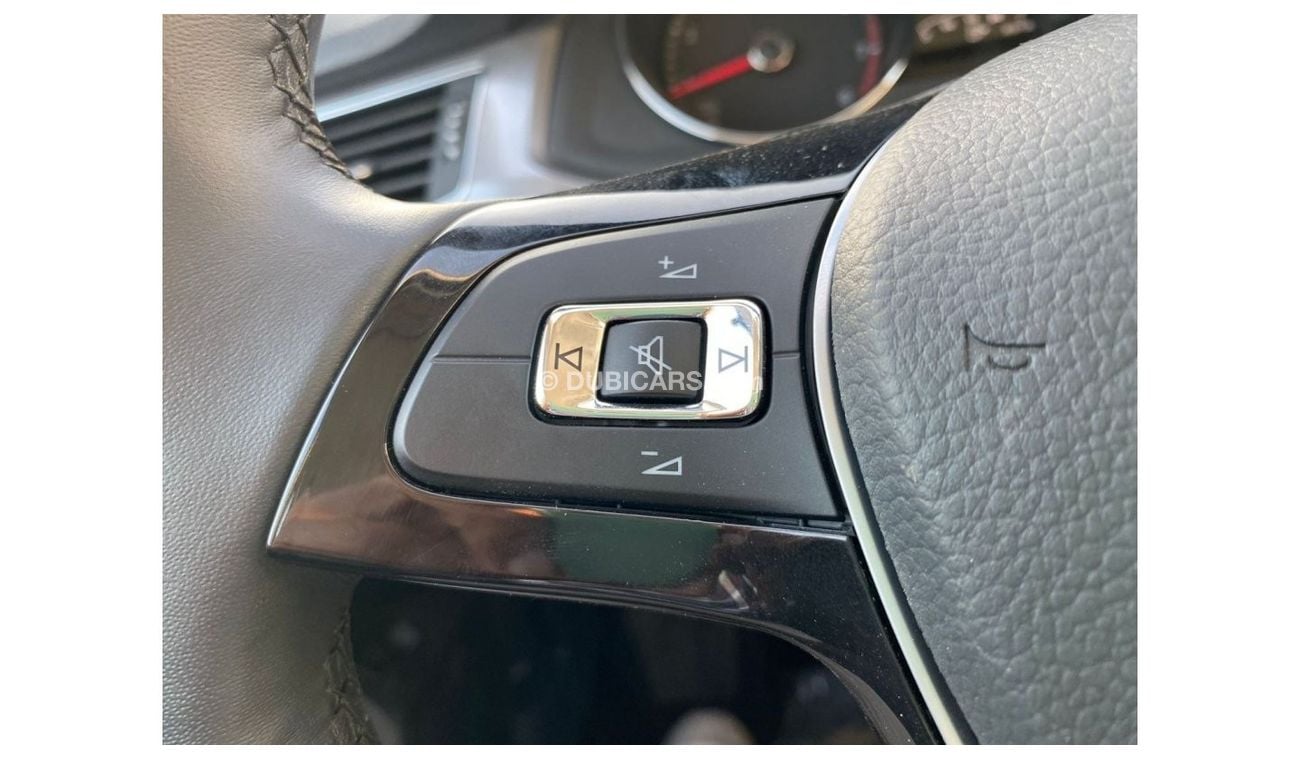 Volkswagen Bora VOLKSWAGEN BORA 1.5L PETROL MID OPTION