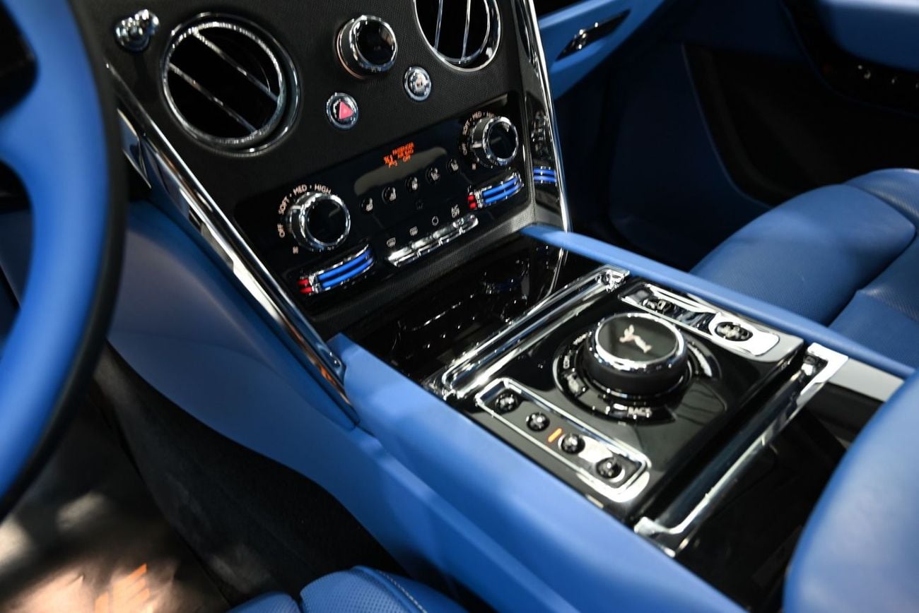 رولز رويس كولينان Silver Badge 2022 Rolls Royce Cullinan Silver Badge 2026 Facelift, 1 Year Warranty, Clean Title