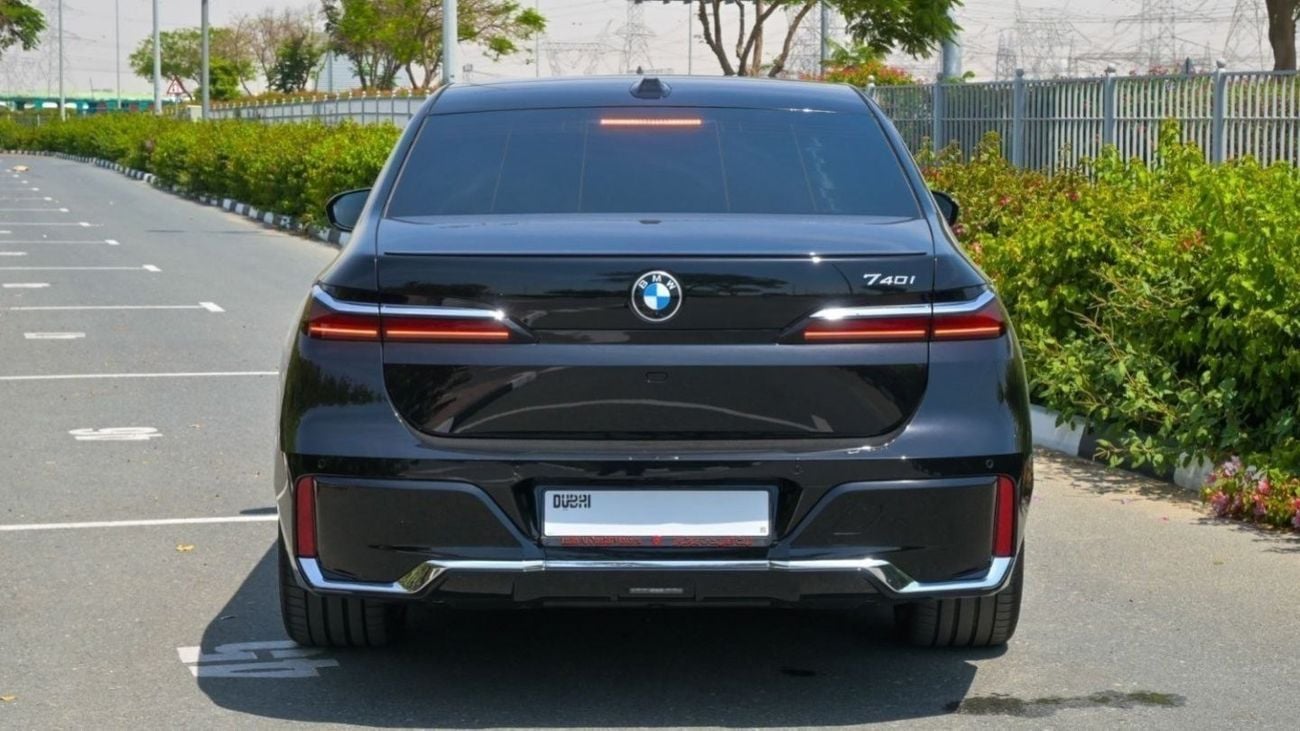 BMW 740Li BMW 740i Sedan - Black - 2024 Excellent Condition with 5 Years Dealer Warranty and Service