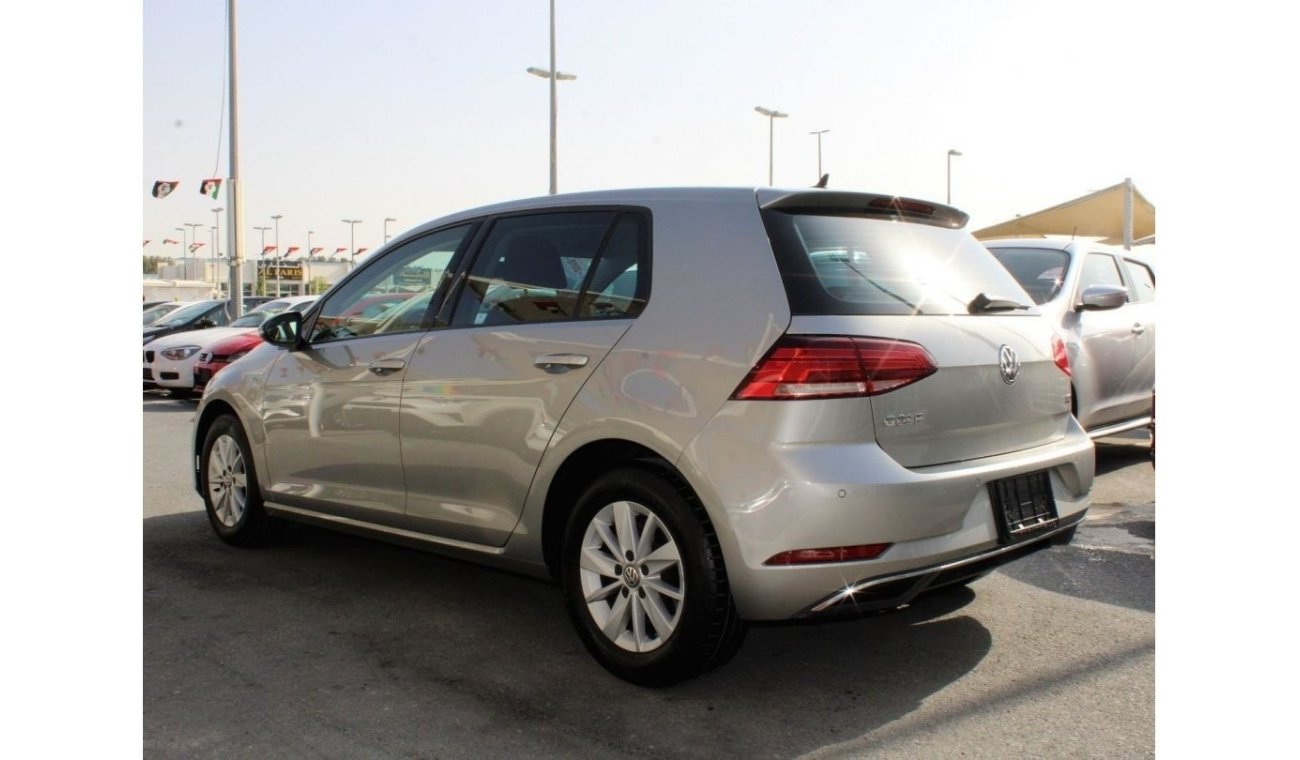 Volkswagen Golf SE SE SE ACCIDENTS FREE - GCC - ENGINE 1000 CC + TURBO - CAR IS IN PERFECT CONDITION INSIDE OUT