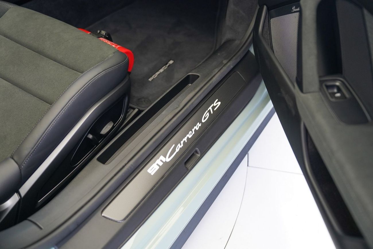 Porsche 911 CARRERA GTS CABRIOLET T-HYBRID