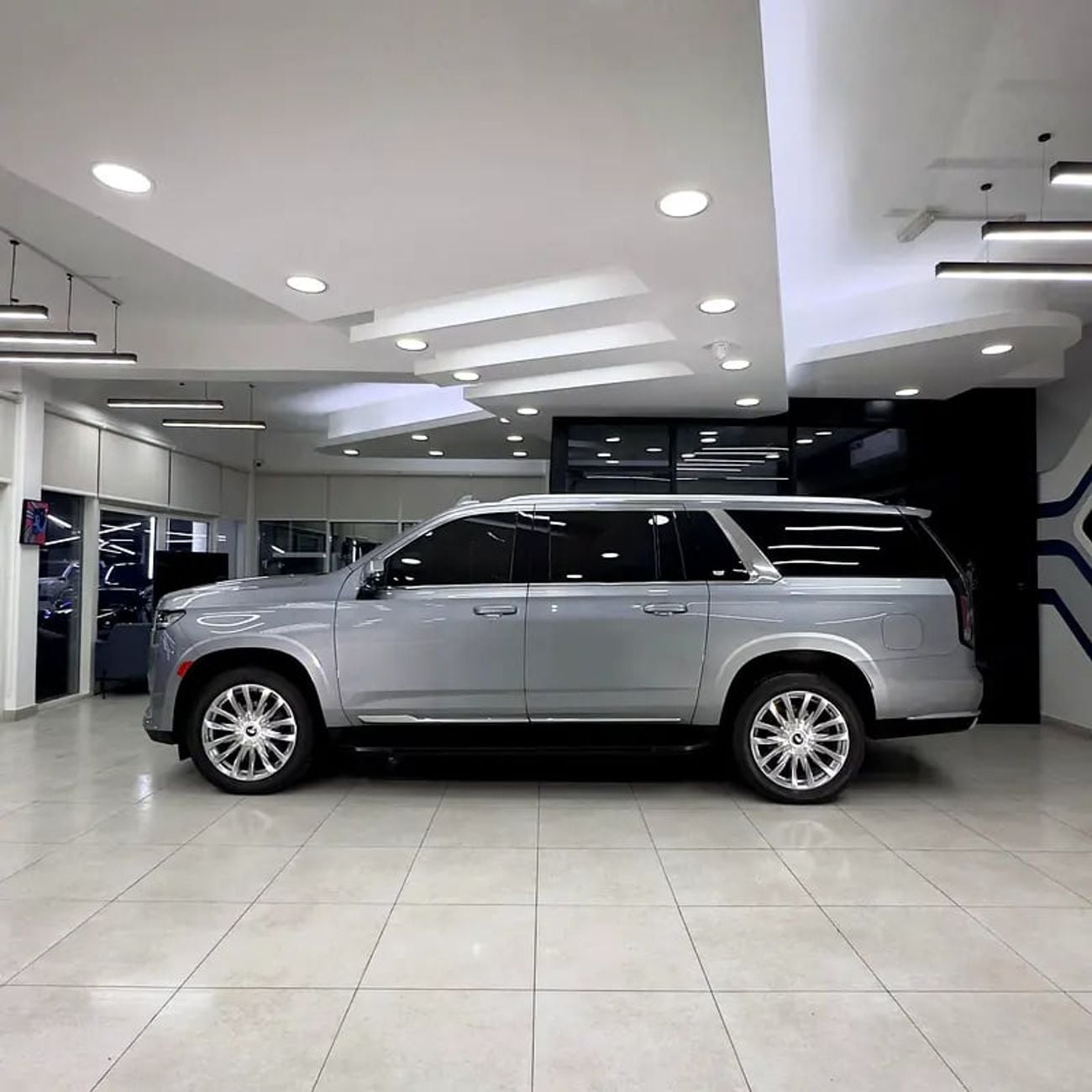كاديلاك إسكالاد ESV Premium Luxury 6.2L