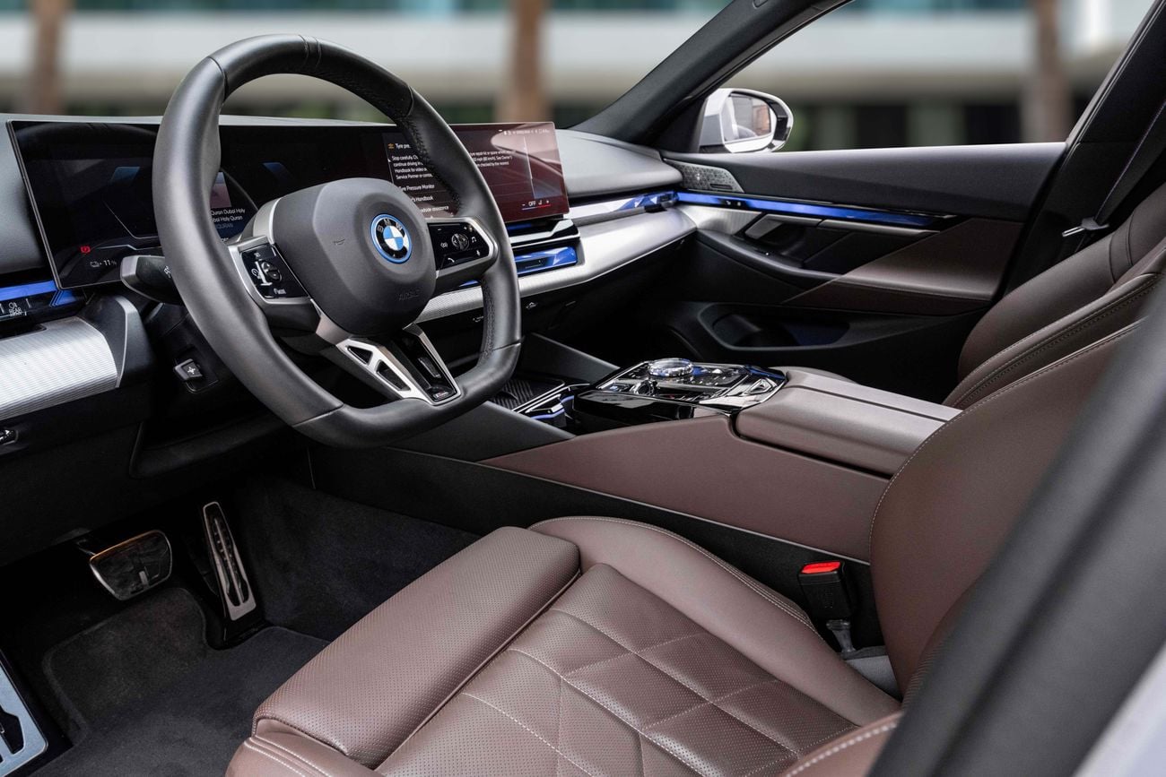 بي أم دبليو i5 i5 M40 | 4,093 P.M | 0% Downpayment | BMW i5 | Agency Warranty