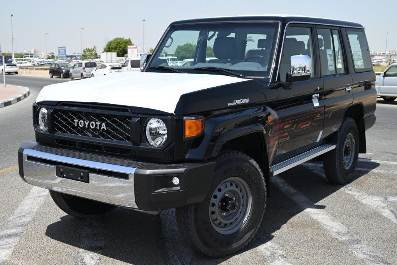تويوتا لاند كروزر 70 2024 TOYOTA LAND CRUISER 76 HARDTOP 4.0L 4WD 6-SEATER MT