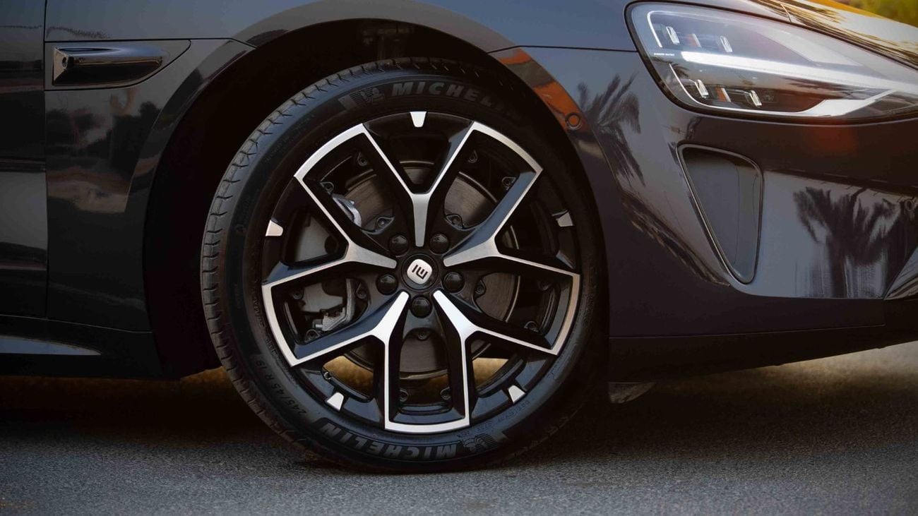 Xiaomi SU7 PRO - Black inside Black | Export Only