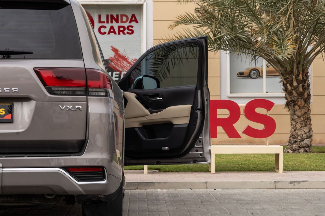 تويوتا لاند كروزر VXR 3.5L