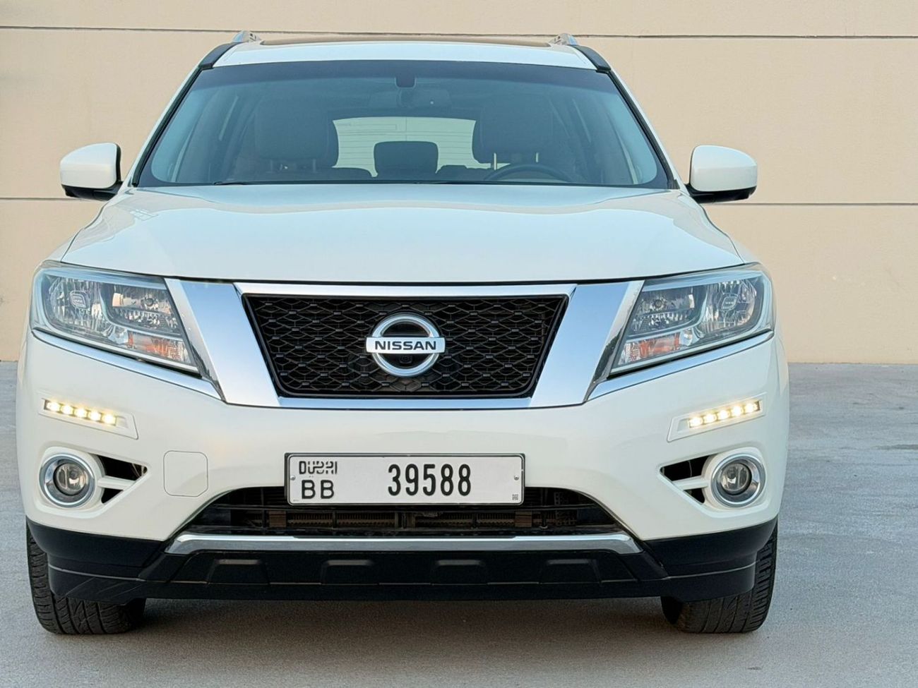 Nissan Pathfinder SL 3.5L (260 HP) 4WD Excellent condition inside and outside