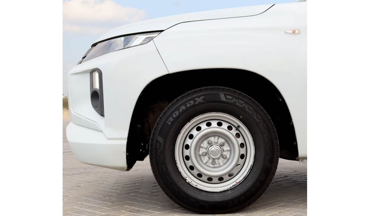ميتسوبيشي L200 GL 2.4L (128 HP) Double Cab Utility Mitsubishi L200 2.4 L RWD 2020 GCC accident-free in excellent co