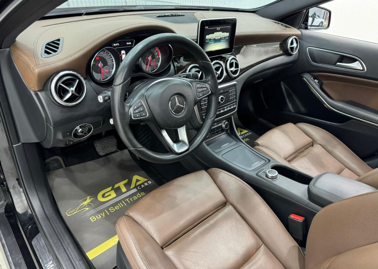 Mercedes-Benz GLA 250 2017 Mercedes-Benz GLA 250 AMG 4MATIC, Excellent Condition, GCC