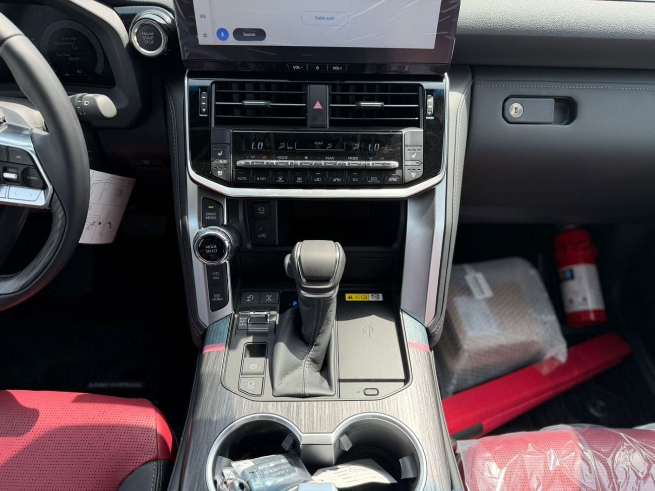 Toyota Land Cruiser TOYOTA LANDCRUISER LC300 VXR INSIDE BURGUNDY 2026 AL FUTTAIM SPECS