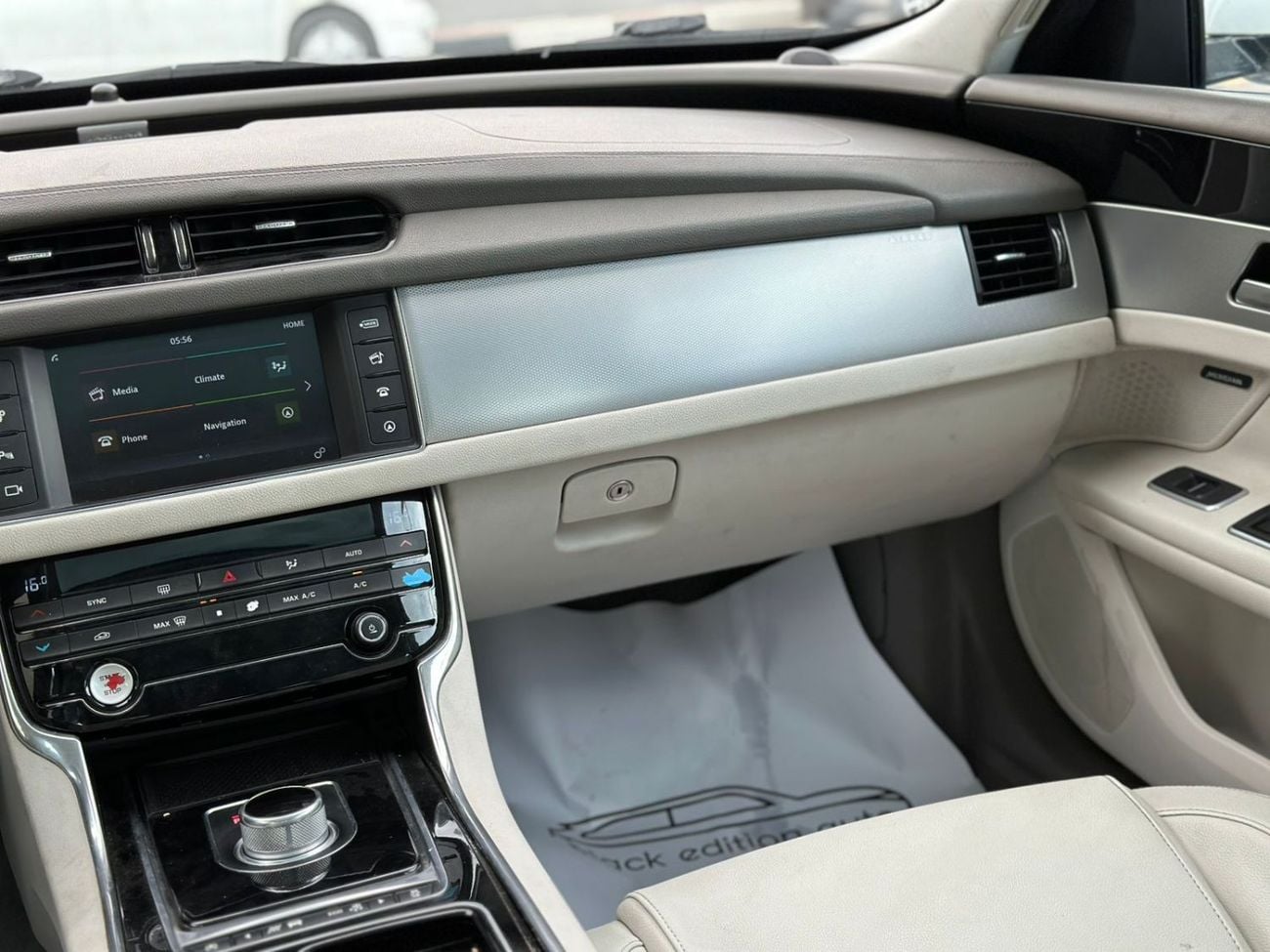 Jaguar XF Prestige 3.0L JAGUAR XF V6 SUPERCHARGER | 2016 | FULL OPTIONS | AMIRCAN